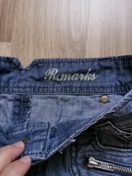 Rifľová sukňa, 26