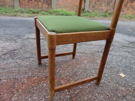 Kuchynské stoličky - drevené s čalúnením, 4 ks,