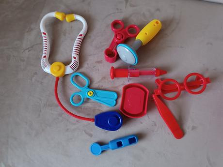 Detský lekárenský kufrík, 