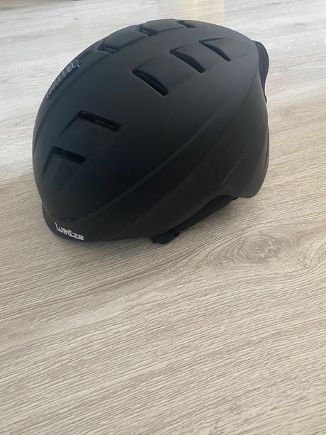 Lyžiarska prilba, m