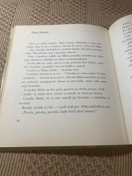 Krásna stará retro rozprávka drevený zámoček 1980,