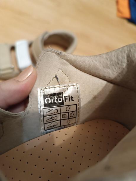 Ortopedické sandále, 26