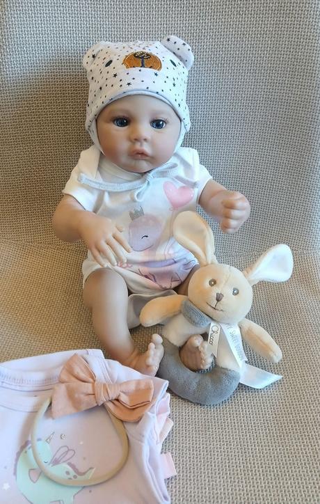 Realistická bábika - dievčatko, 