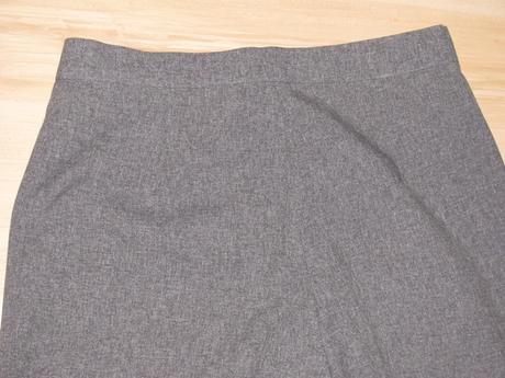 Sivý nohavicový kostým, 38