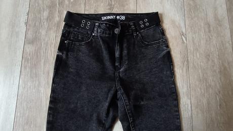 Čierne rifle, gate,38