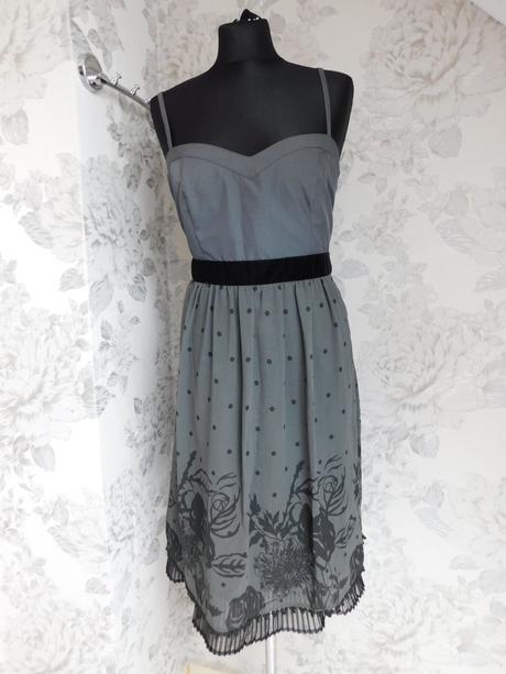 Luxusne velmi pekne šaty, 40