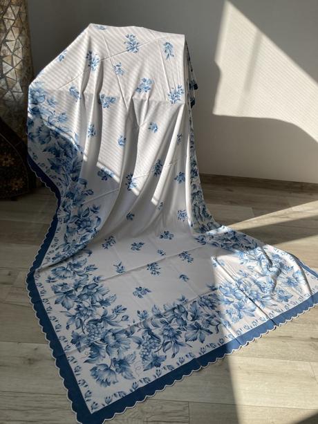 Bavlnený obrus s modrým vzorom,, 