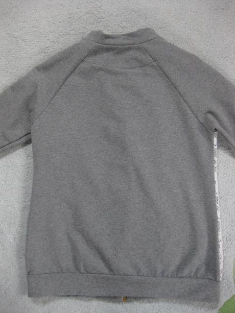 Mikina talianskej zn. krizia s čipkou, 152