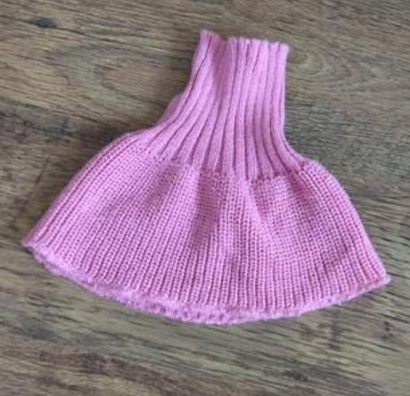 Nákrčník obvod hlavy 40 cm,