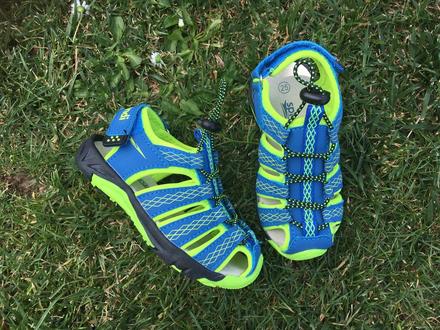 Nove sandale, sprandi,25