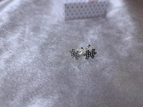 Strieborné puzetové náušnice puzzle,