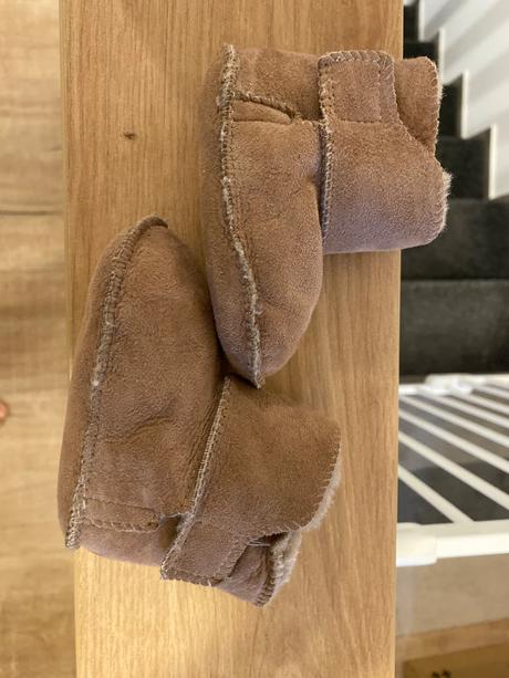 Capačky pre najmenšie nôžky s ovčím runom, 19