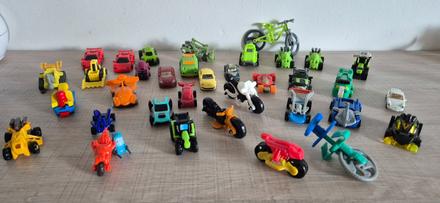 Kinder figúrky (rôzne),