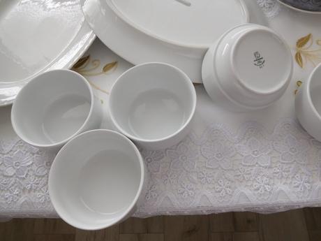 Porcelánové veľké taniere +misky na kompot značené, 