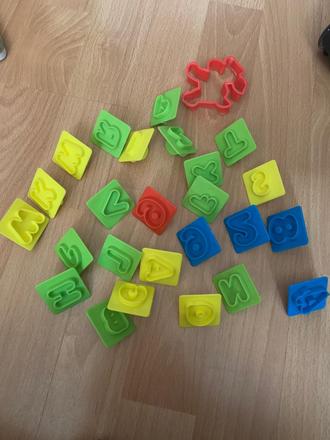 Vykrajovačky na plastelinu,