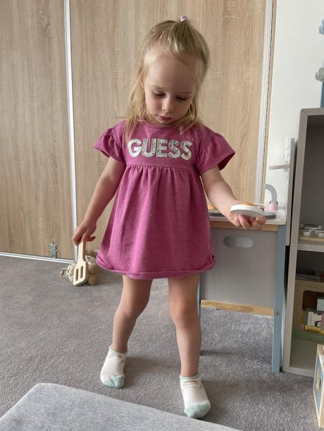 Guess šatky 2x oblečené, top stav, 18 mesiacov, guess,86
