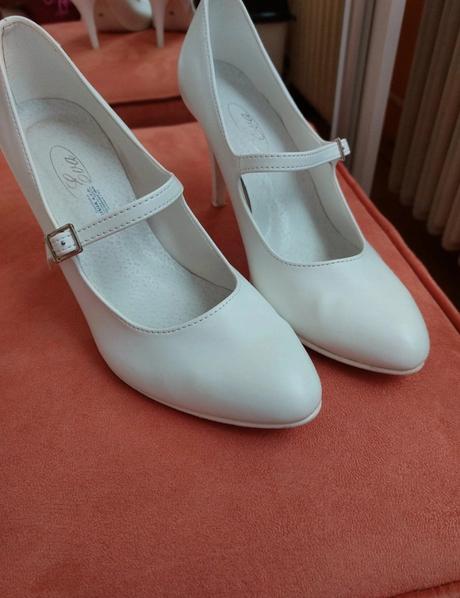 Biele poltopanky, 39