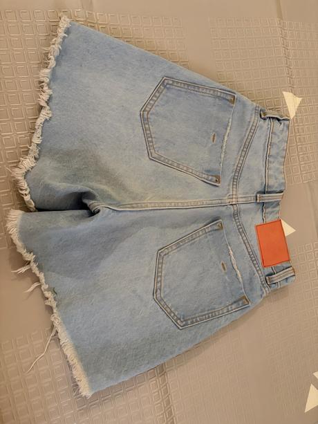 Kratasky zara, zara,32