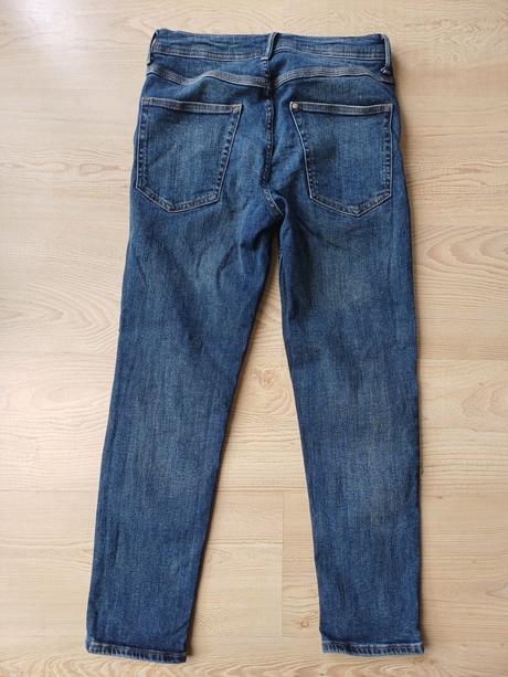 1x oblecene pruzne rifle, h&m,152