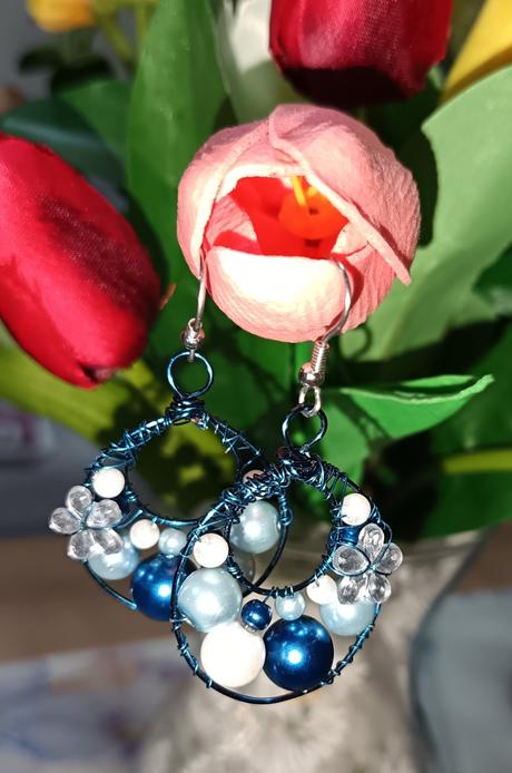 Náramok z náušnicami, 