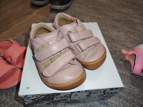 Balík topanociek veľkosť 23, adidas,22