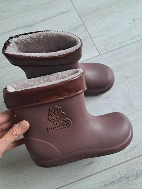 Barefoot gumáky milash, 32