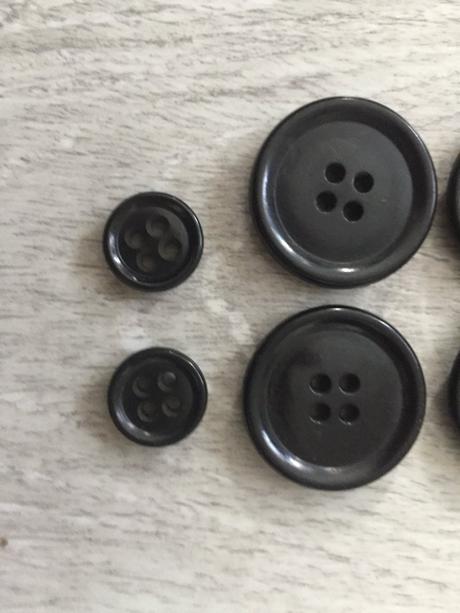 Stare retro gombiky 15ks,