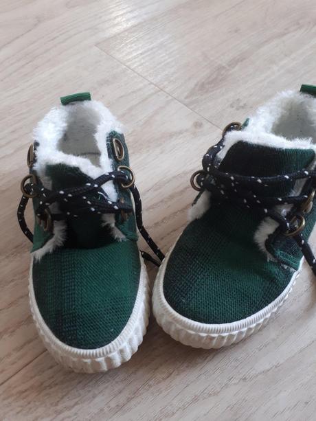 Teplucke tenisky, reserved,26