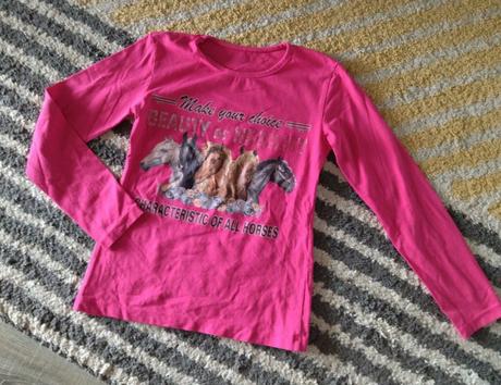 Koníkové tričko, 140