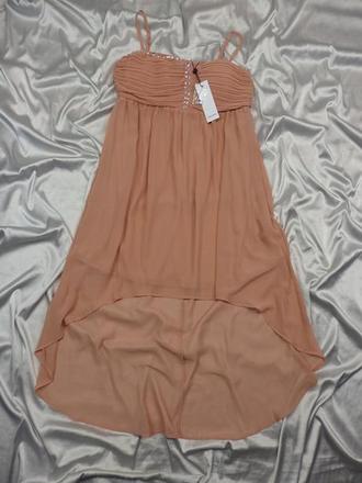 Kvalitné spoločenské šaty, 42