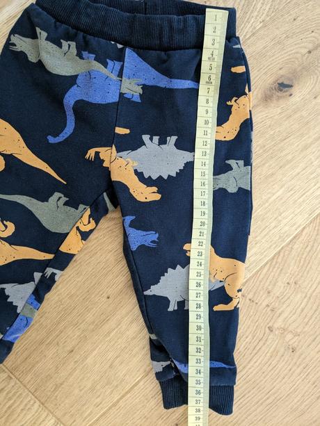 Tepláky s dinosaurami, 74