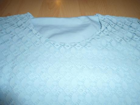 Bledomodre tricko, l