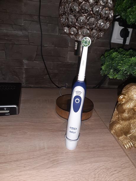 Elektrická zubná kefka oral b braun,