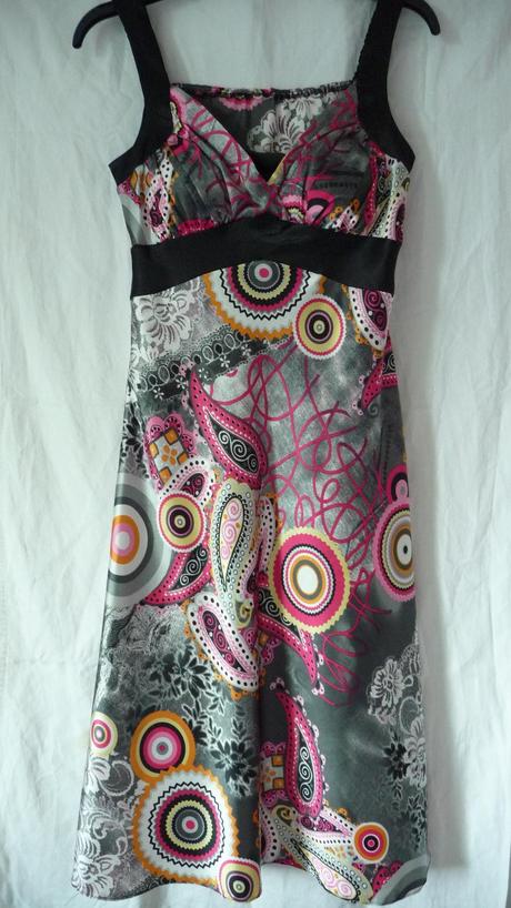 Príjemné letné šaty, s