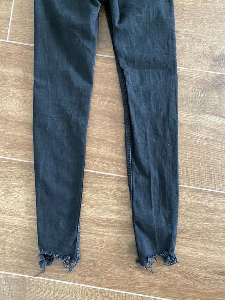 Čierne rifle, bershka,32