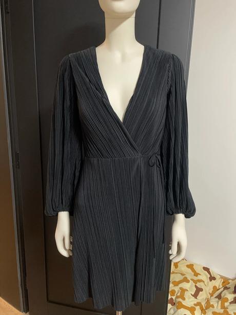 Čierne plisované šaty, h&m,xs
