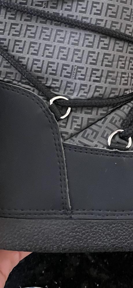 Fendi monogram snow moon boots vel.29-31, 31