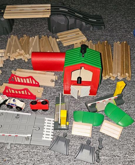 Predám drevene kolaje stanica tunel k vlakom vlak, 