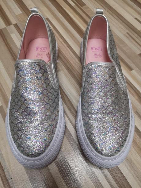 Dámske topánky - vsuvky, 37