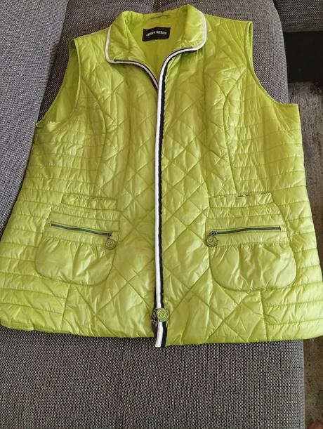 Šušťakova vesta tenká a ľahká, 48