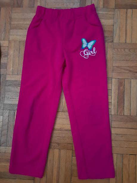 Dievčenské tepláky, 110