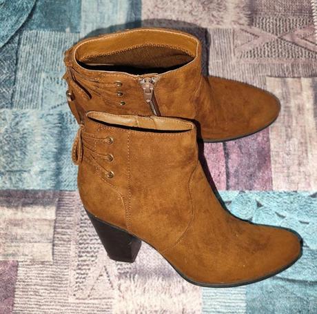 Kotnikove cizmy, graceland,36