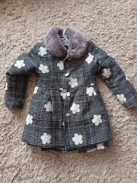 Kabátik so šatami, 116