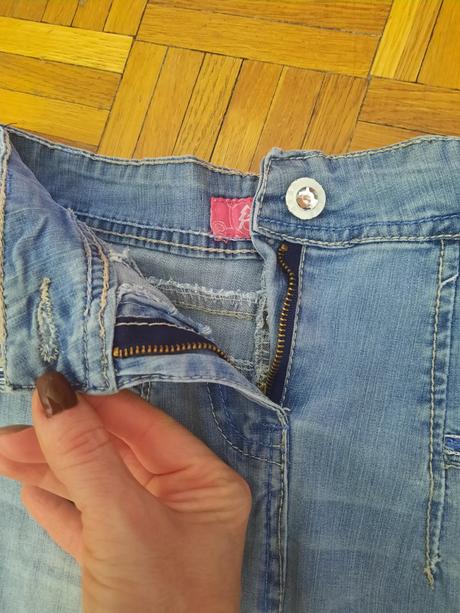 Dievčenská sukňa, 134