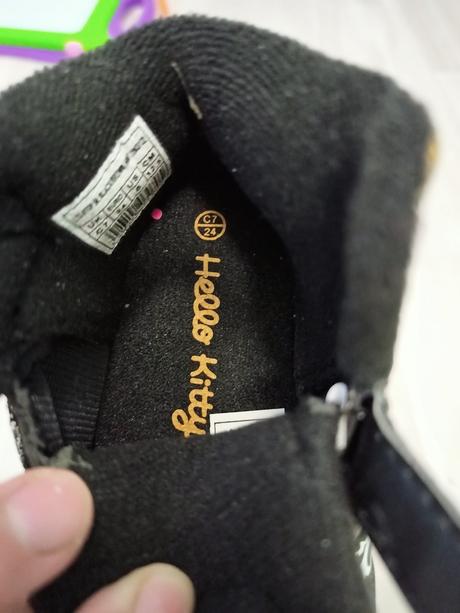 Topánocky hello kitty č.24, 24