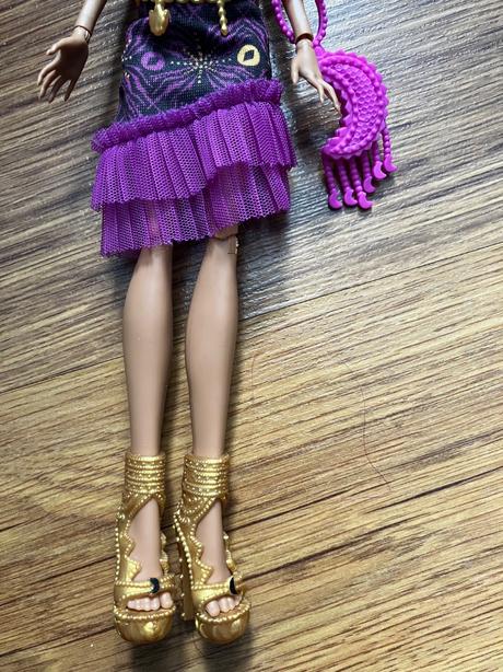 Clawdeen monster high, 