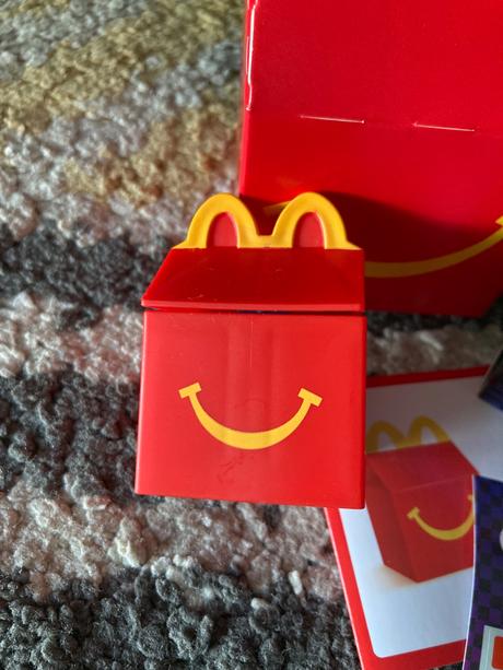 Happy meal hračky, 