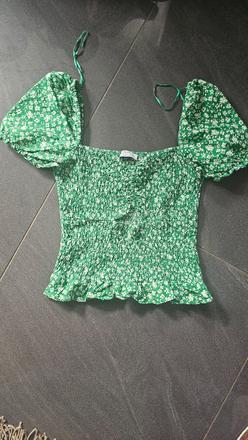 Letný top na gumičky elastický, s