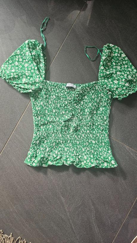 Letný top na gumičky elastický, s