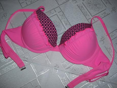 Romanticky bikiny vrsok, 36